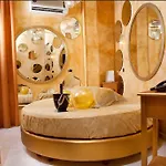 Bee Queen Hotell