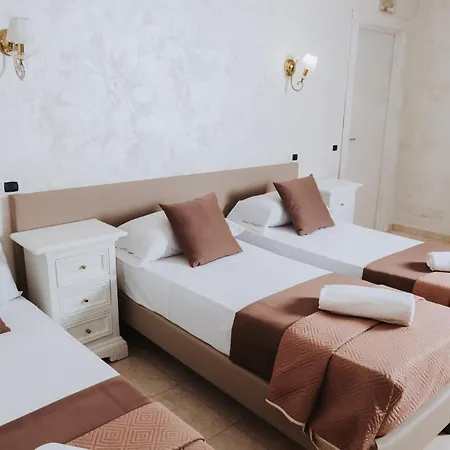 Hotel Bee Queen 3*