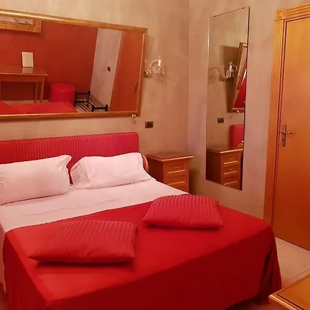 Bee Queen Hotel Varcaturo