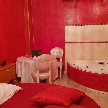 Hotel Bee Queen Varcaturo