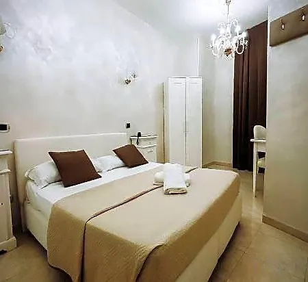 Hotel Bee Queen Varcaturo