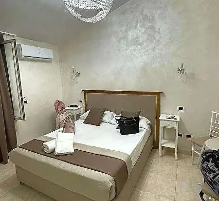 Bee Queen Hotel 3*