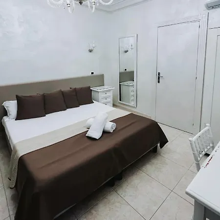 Hotel Bee Queen 3*